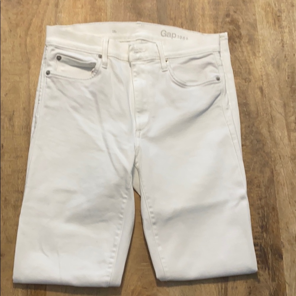 White, high waisted jeans